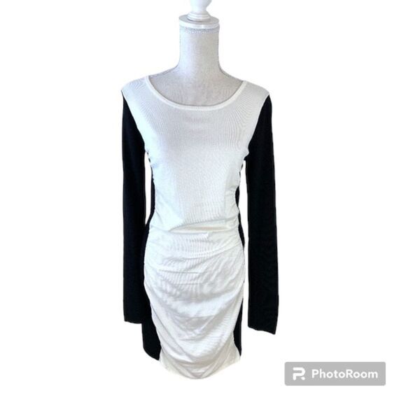 ✨HP✨Color Block Ruched Sweater Dress✨ - Picture 7 of 8